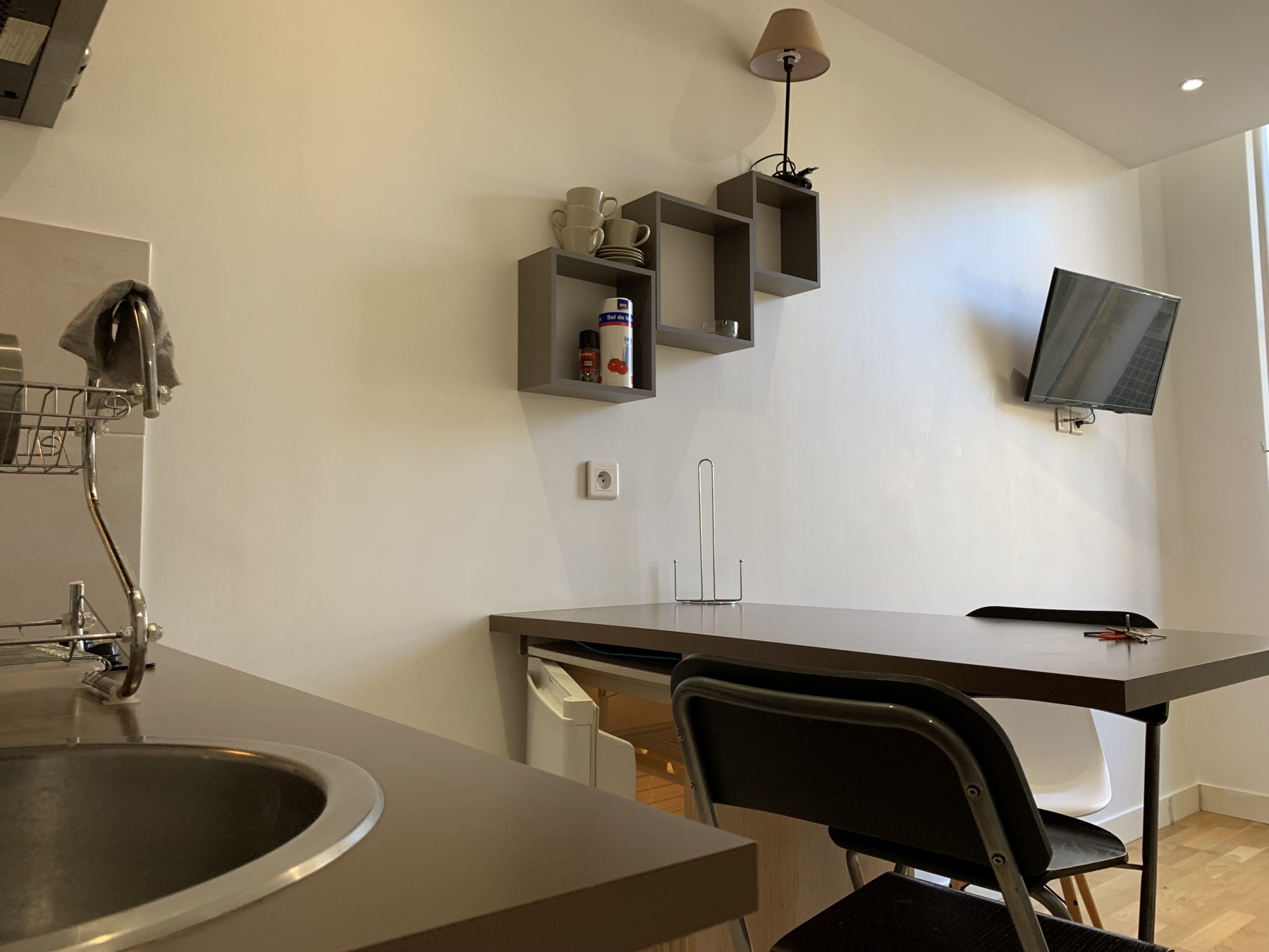 Studio lycee Thiers cote Place 2eme etage — photo 37