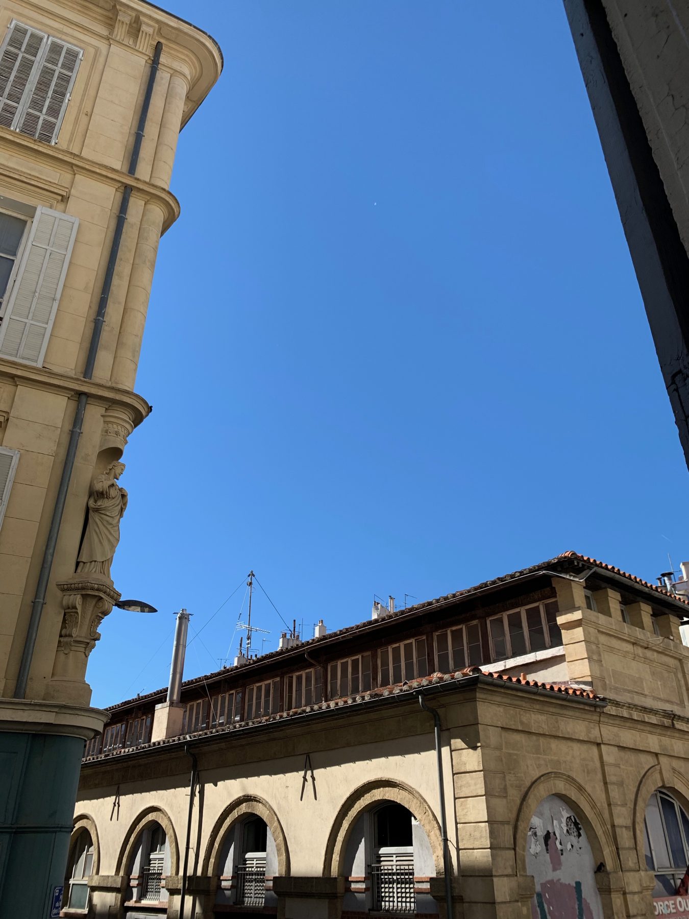 Studio lycee Thiers cote Place 2eme etage — photo 33