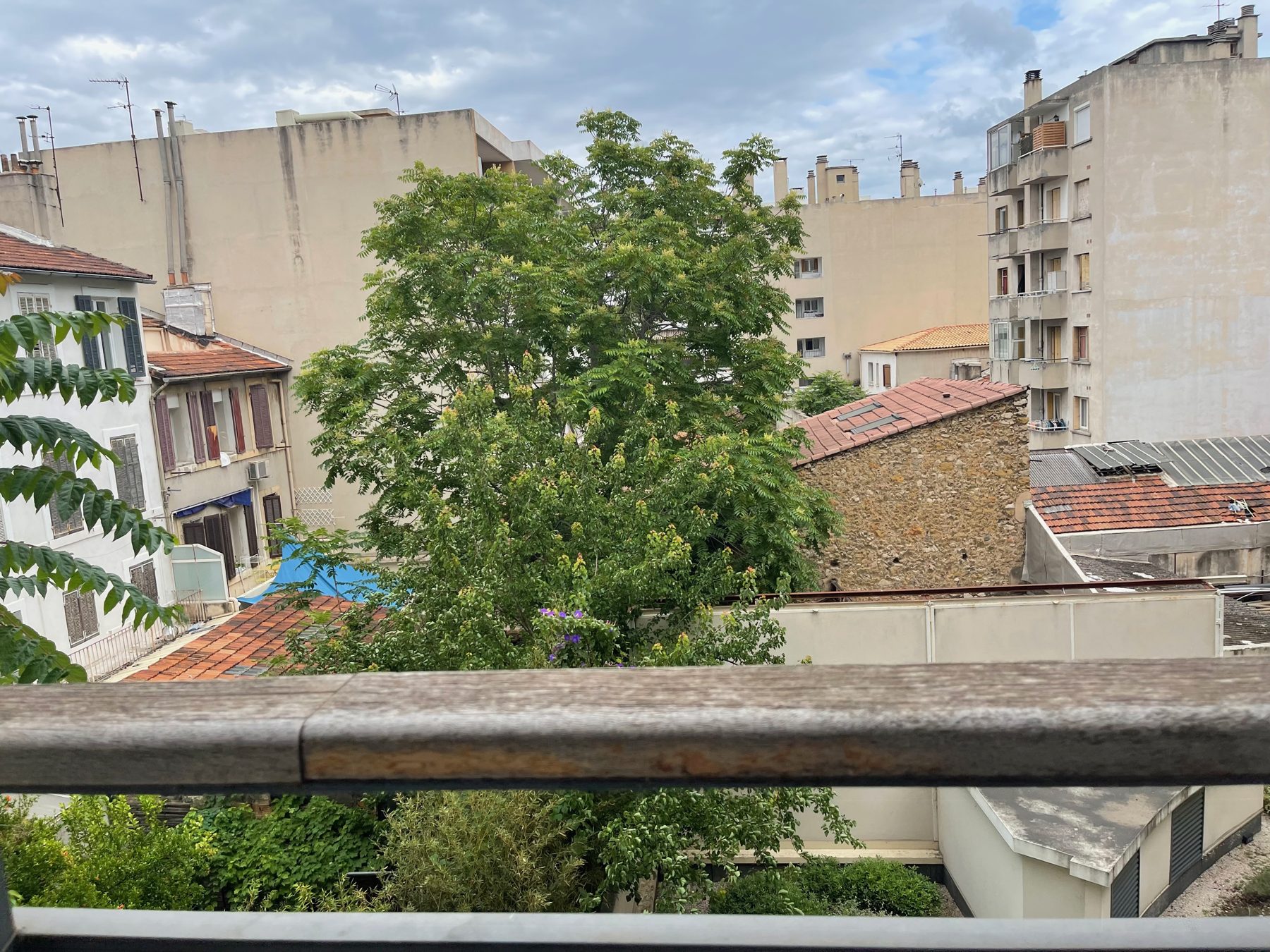 Grand T1 de 28 m2 entièrement équipé aux Chartreux — photo 107