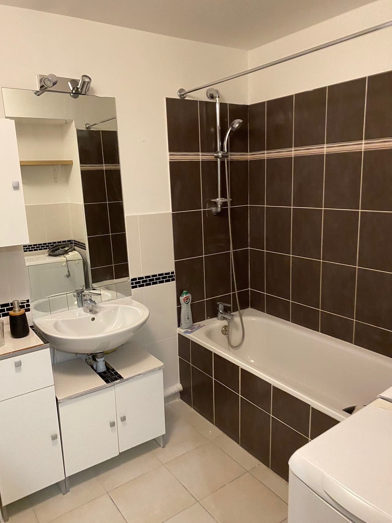 Grand T1 de 28 m2 entièrement équipé aux Chartreux — photo 49