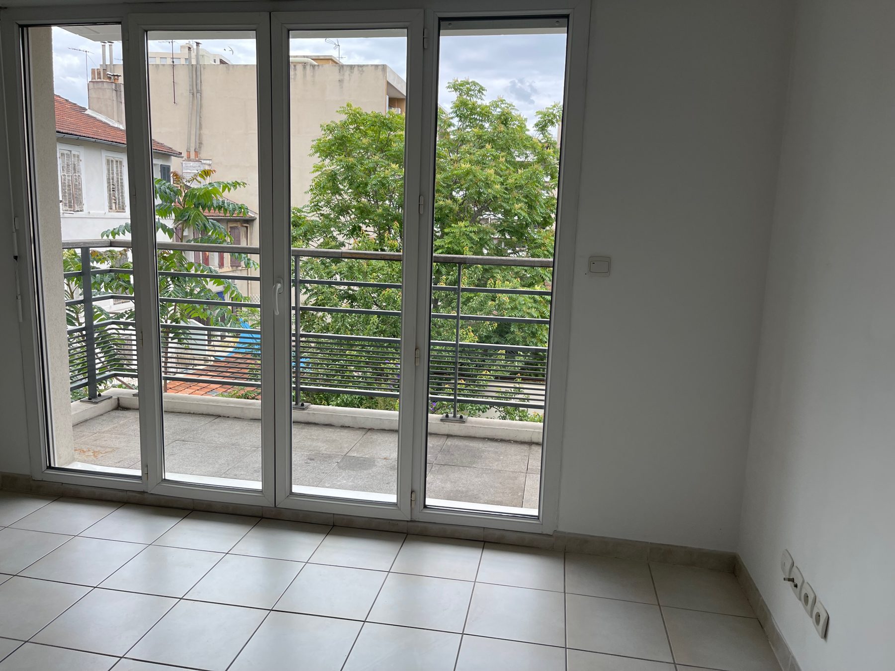 Grand T1 de 28 m2 entièrement équipé aux Chartreux — photo 117