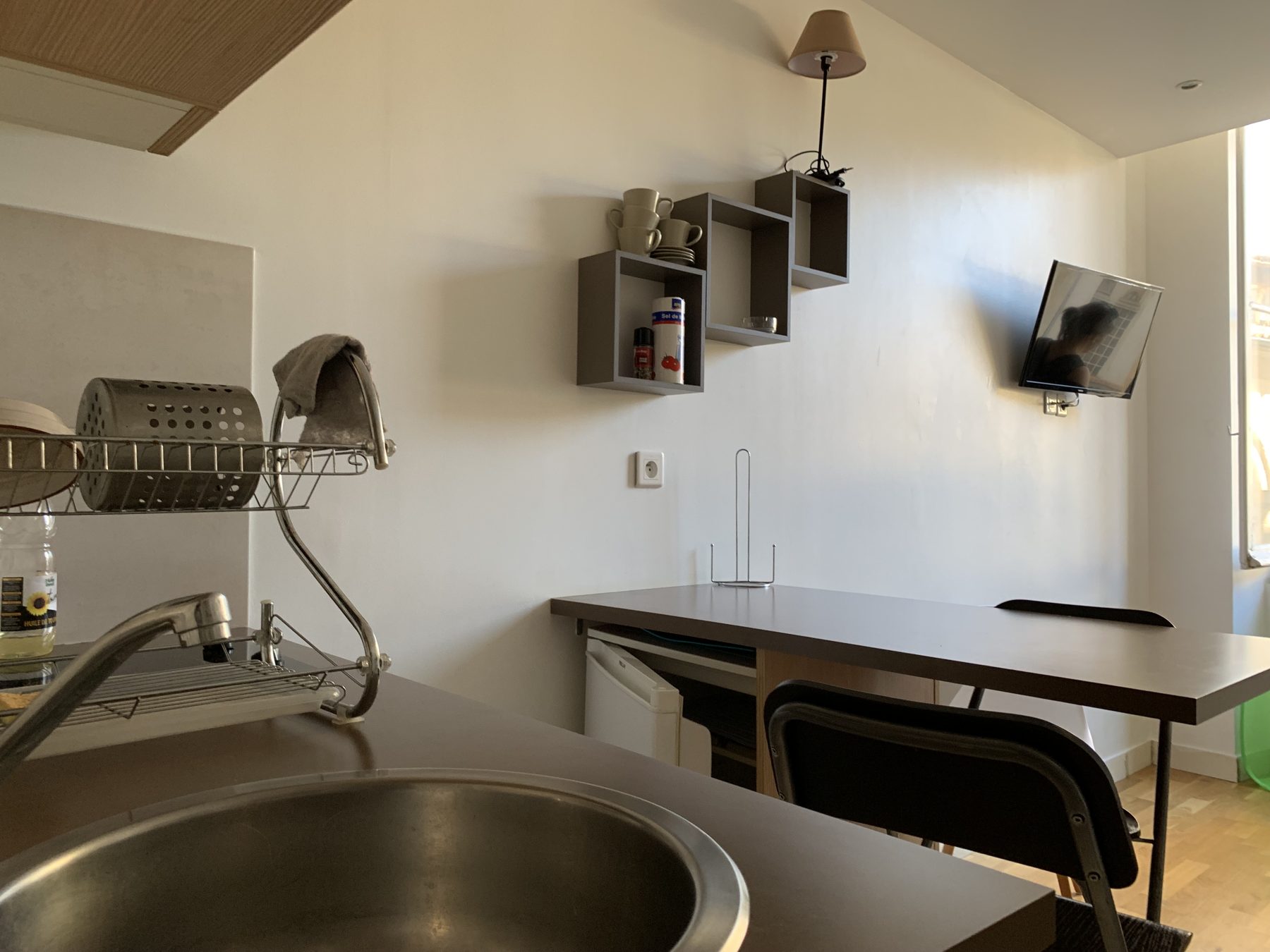 Studio lycee Thiers cote Place 2eme etage — photo 44