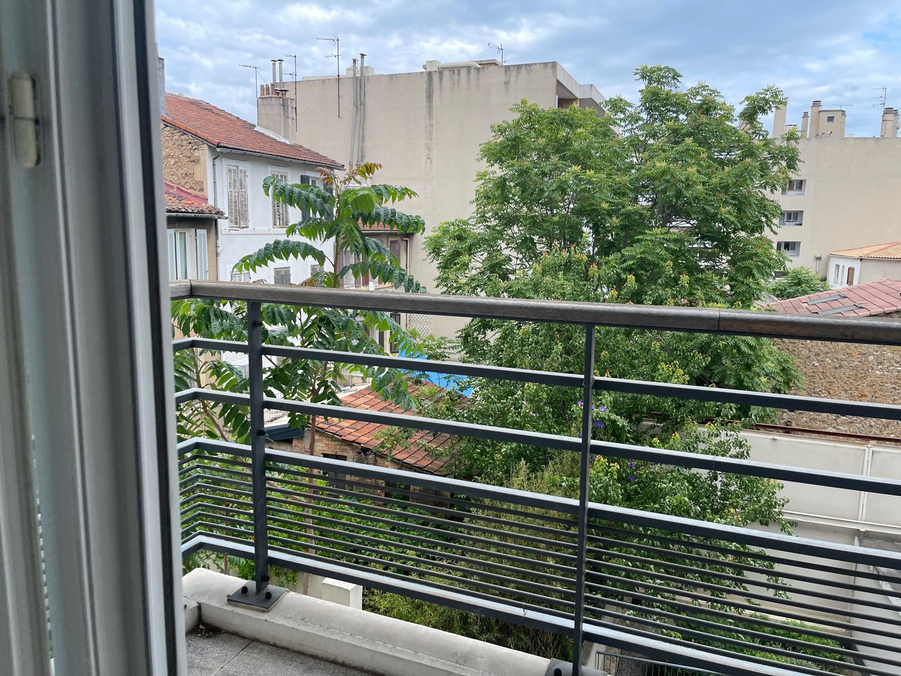 Grand T1 de 28 m2 entièrement équipé aux Chartreux — photo 109