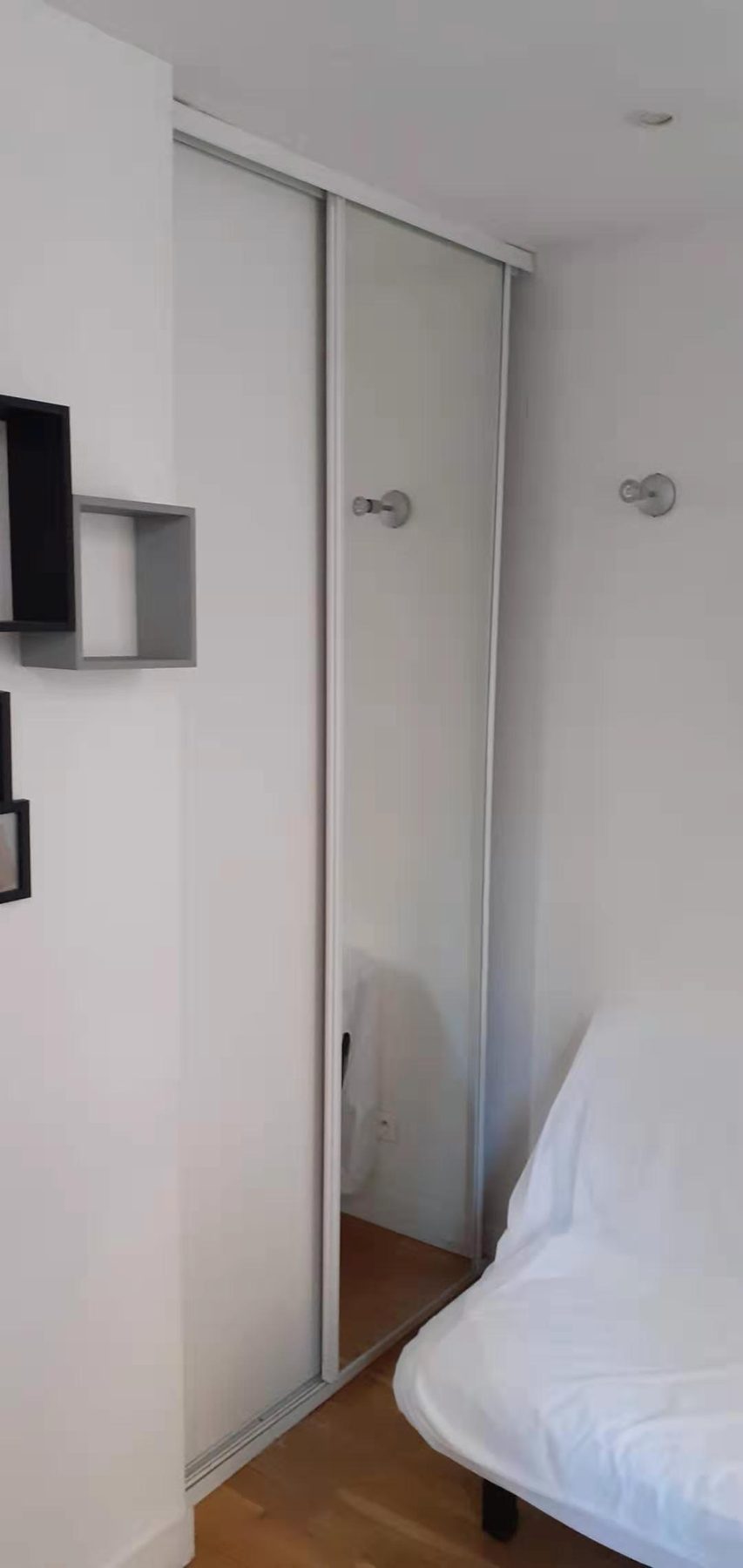 Studio a cote du lycee Thiers + internet + Clim (Côté cour et avec deux fenêtres) — photo 6