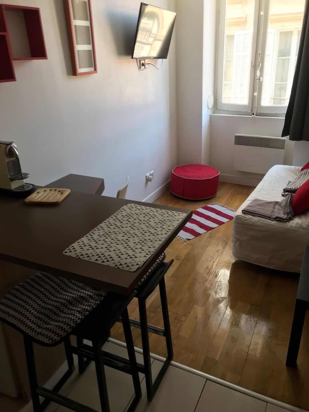 Studio lycee Thiers cote Place 2eme etage — photo 25