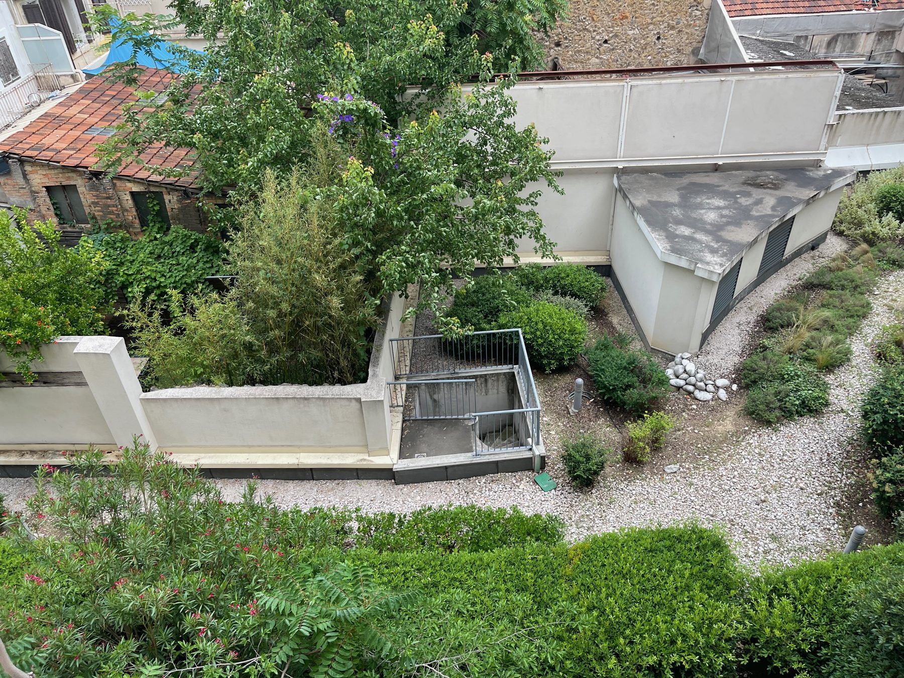 Grand T1 de 28 m2 entièrement équipé aux Chartreux — photo 106