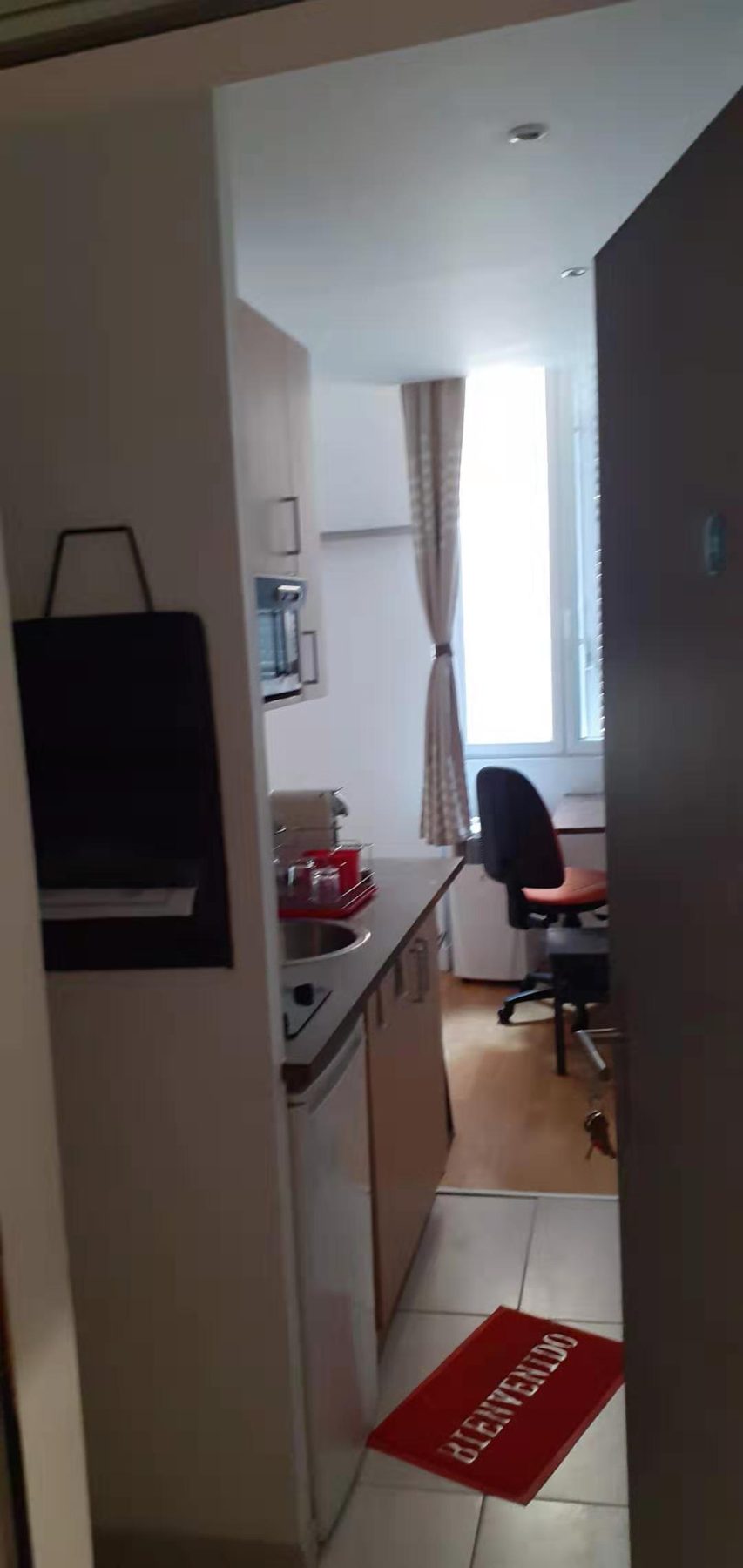 Studio a cote du lycee Thiers + internet + Clim (Côté cour et avec deux fenêtres) — photo 13
