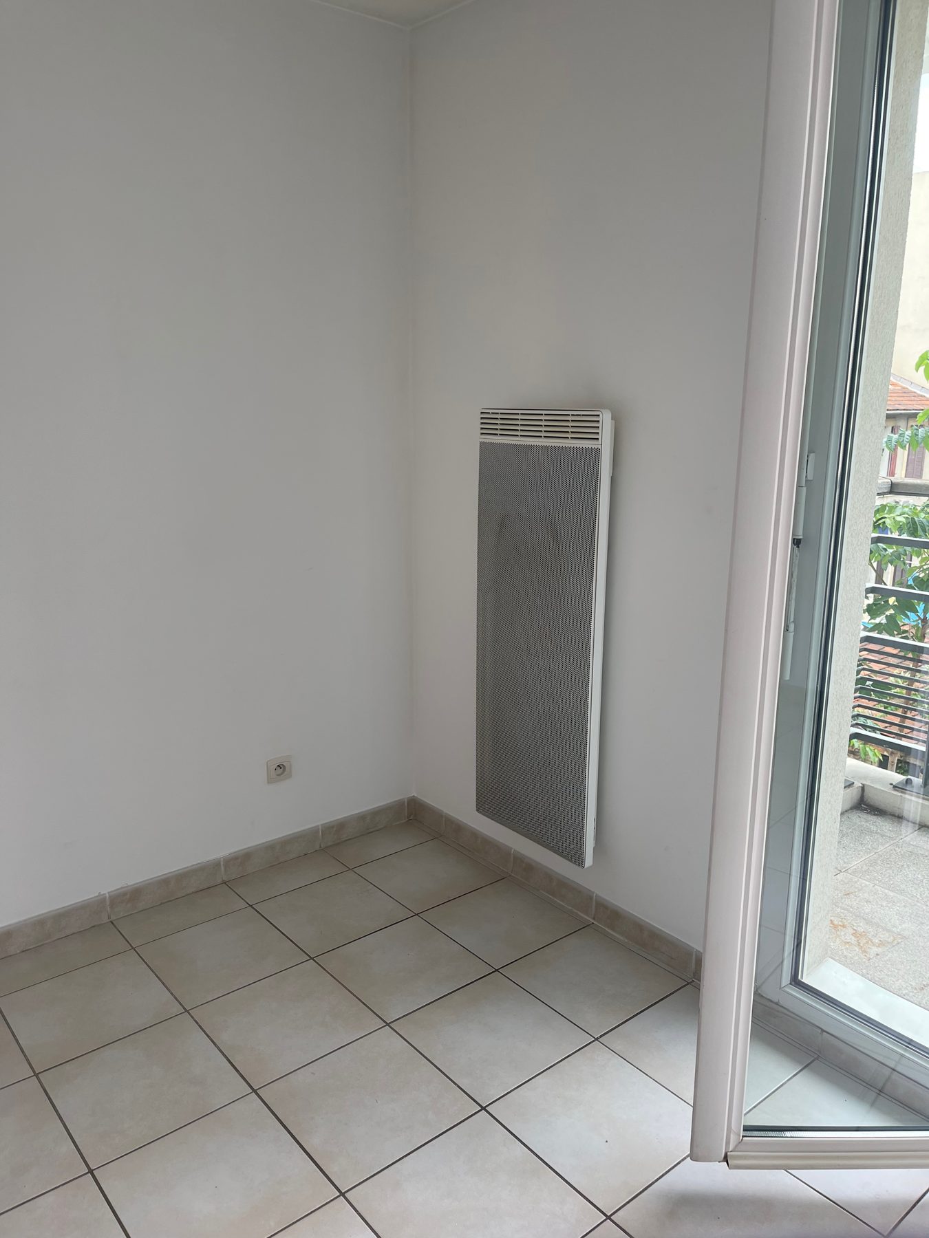 Grand T1 de 28 m2 entièrement équipé aux Chartreux — photo 111