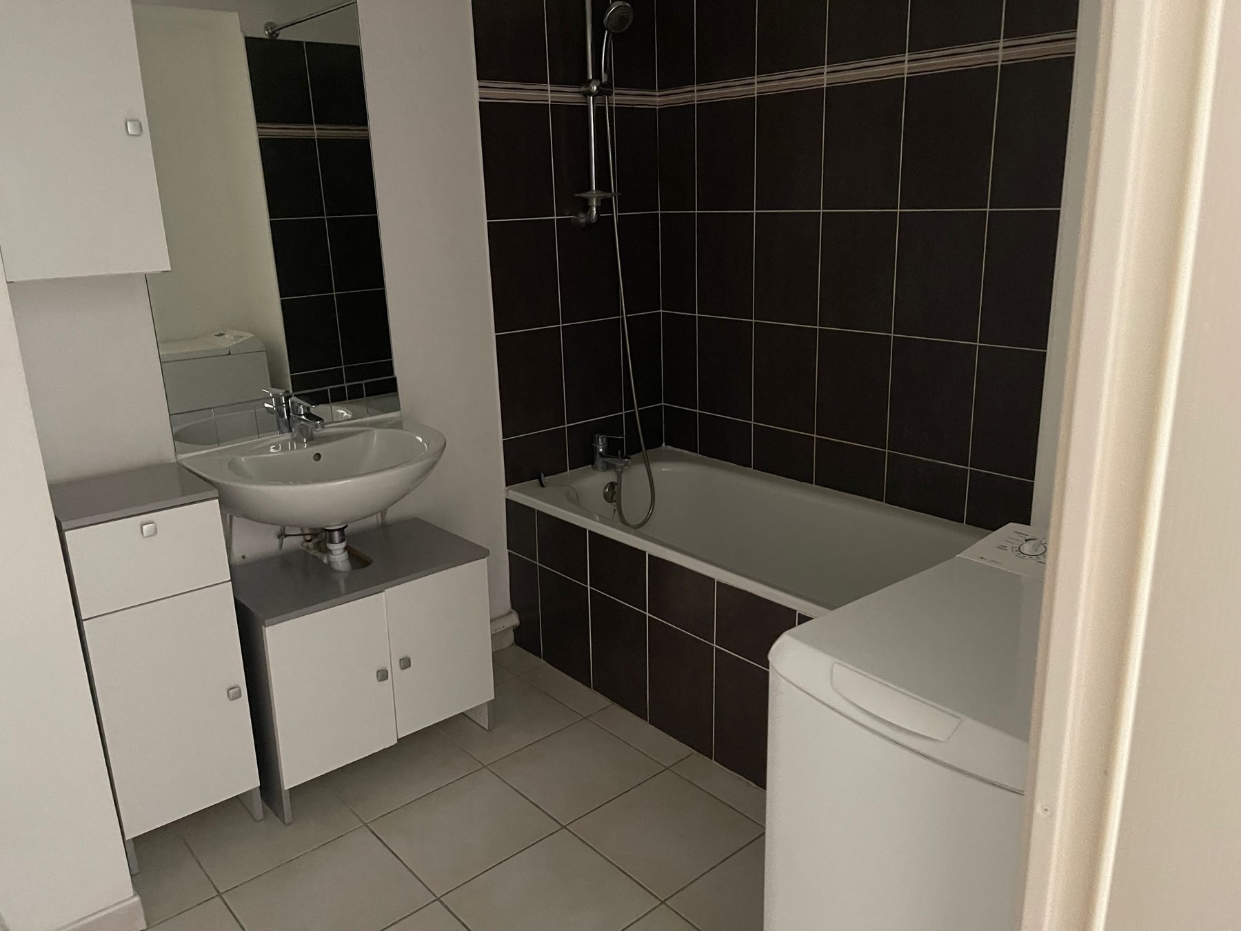 Grand T1 de 28 m2 entièrement équipé aux Chartreux — photo 137